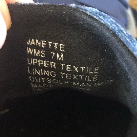 NWOB Kenneth Cole Janette Navy Blue Velvet Platform Sneaker Size 7 - Picture 6 of 8